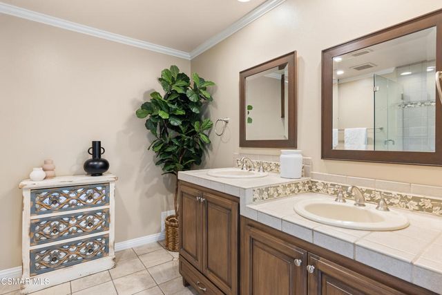 121 Windsong Street, Thousand Oaks, CA 91360