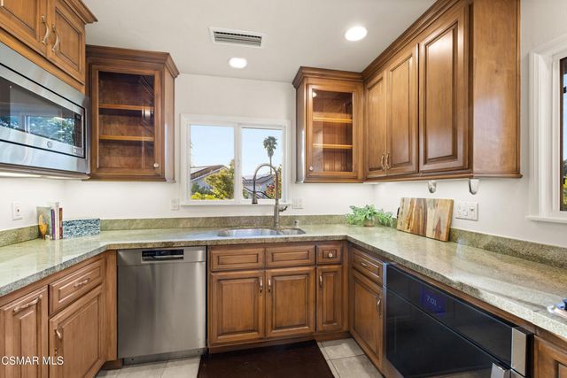 121 Windsong Street, Thousand Oaks, CA 91360
