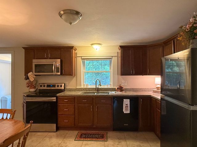 40 Atherton Avenue, Nashua, NH 03064
