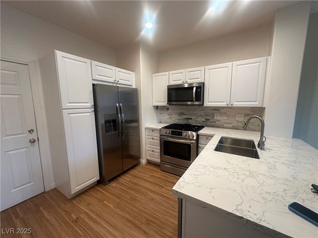 760 SOLITUDE POINT Avenue, Henderson, NV 89012