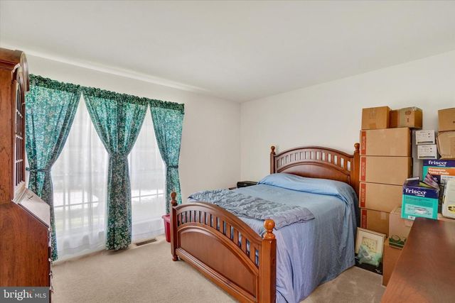 140 HERSHEY CIR, Stewartstown, PA 17363