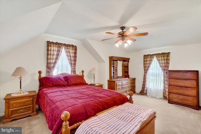 140 HERSHEY CIR, Stewartstown, PA 17363