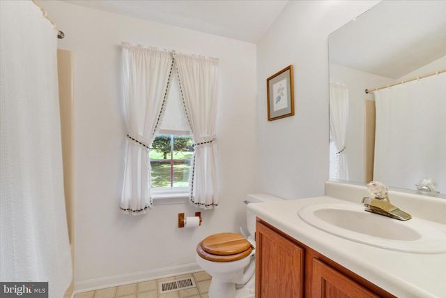 140 HERSHEY CIR, Stewartstown, PA 17363