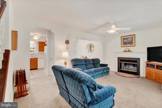 140 HERSHEY CIR, Stewartstown, PA 17363