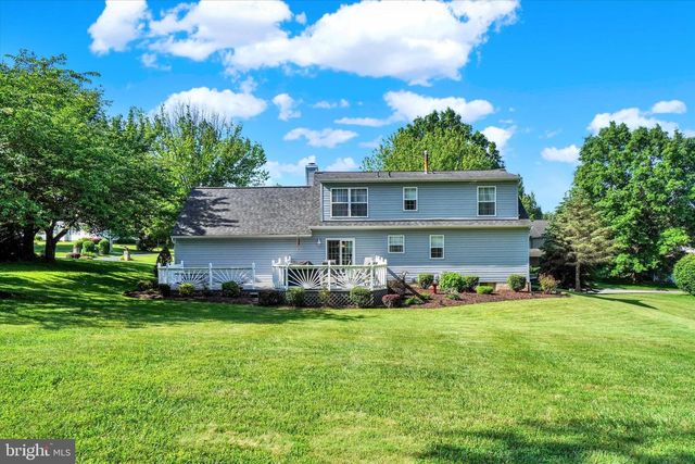 140 HERSHEY CIR, Stewartstown, PA 17363