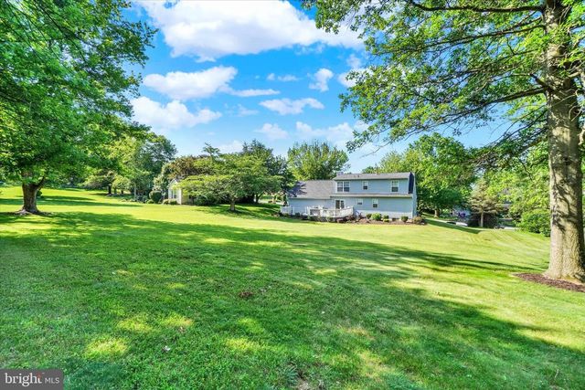 140 HERSHEY CIR, Stewartstown, PA 17363