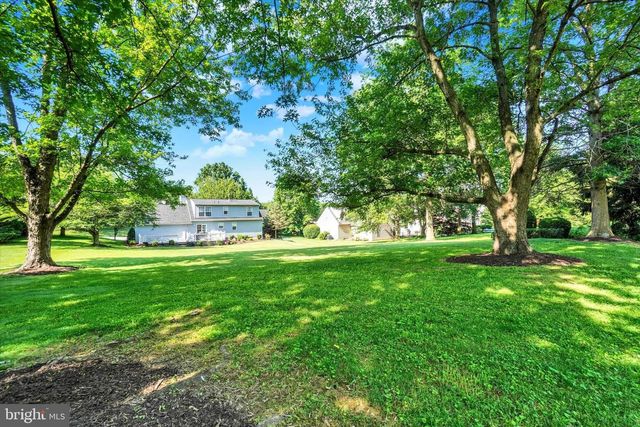 140 HERSHEY CIR, Stewartstown, PA 17363