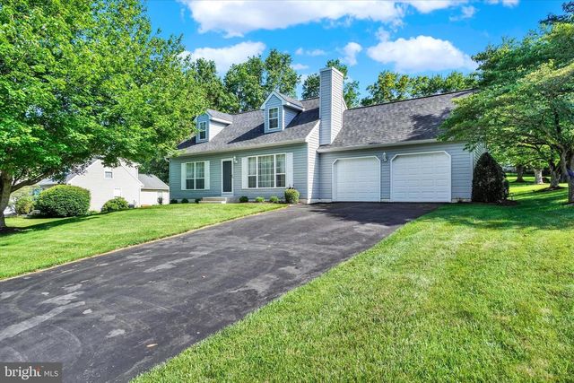 140 HERSHEY CIR, Stewartstown, PA 17363