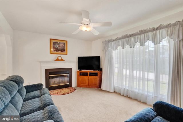 140 HERSHEY CIR, Stewartstown, PA 17363