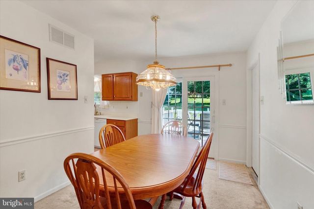140 HERSHEY CIR, Stewartstown, PA 17363