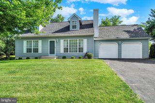 140 HERSHEY CIR, Stewartstown, PA 17363