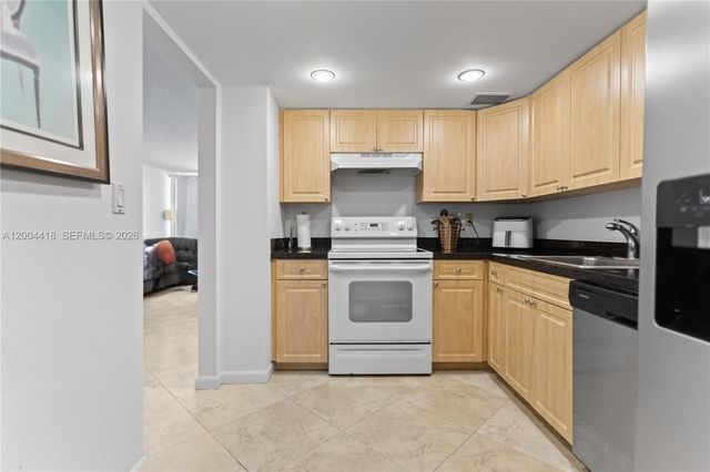 100 Bayview Dr 307, Sunny Isles Beach, FL 33160