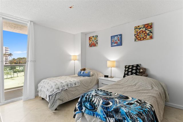 100 Bayview Dr 307, Sunny Isles Beach, FL 33160