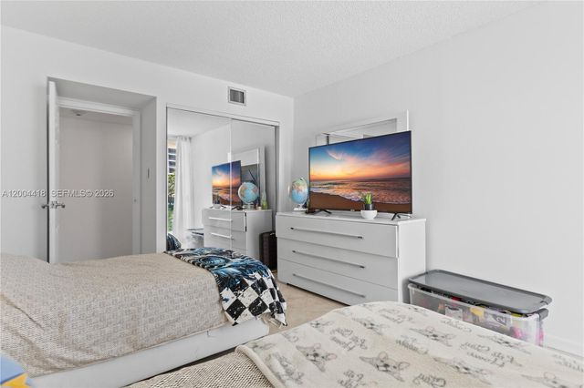 100 Bayview Dr 307, Sunny Isles Beach, FL 33160