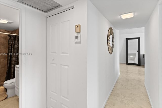 100 Bayview Dr 307, Sunny Isles Beach, FL 33160