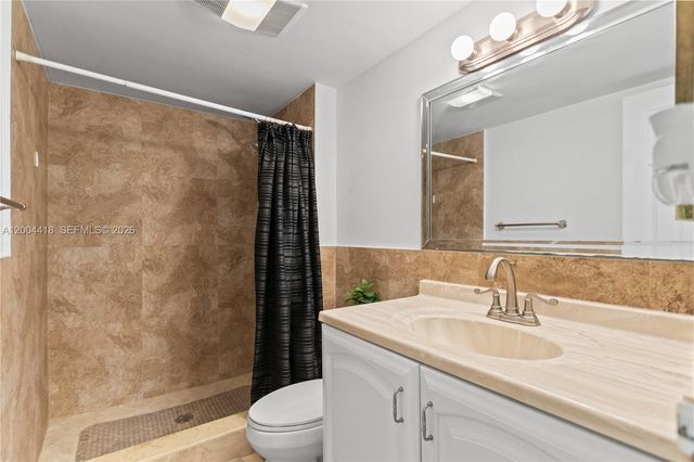 100 Bayview Dr 307, Sunny Isles Beach, FL 33160