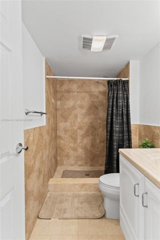 100 Bayview Dr 307, Sunny Isles Beach, FL 33160