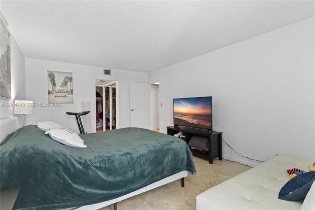 100 Bayview Dr 307, Sunny Isles Beach, FL 33160