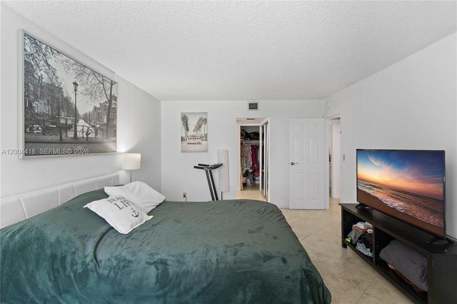 100 Bayview Dr 307, Sunny Isles Beach, FL 33160