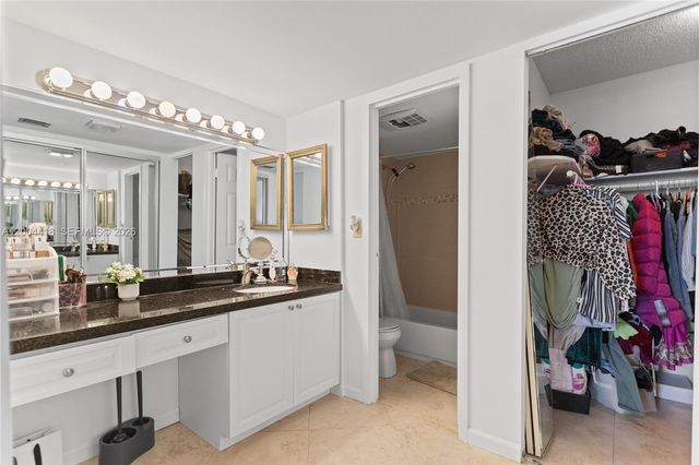 100 Bayview Dr 307, Sunny Isles Beach, FL 33160