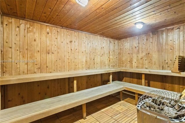 100 Bayview Dr 307, Sunny Isles Beach, FL 33160