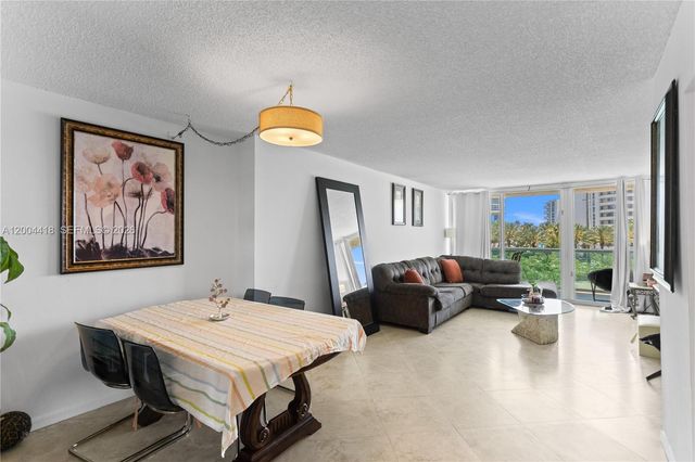 100 Bayview Dr 307, Sunny Isles Beach, FL 33160