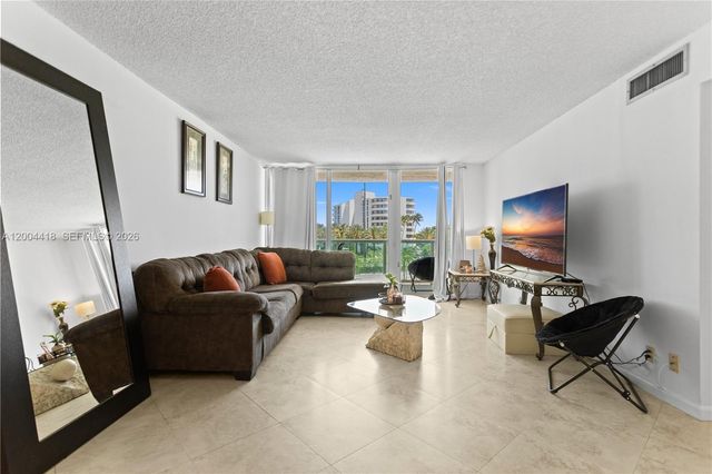 100 Bayview Dr 307, Sunny Isles Beach, FL 33160