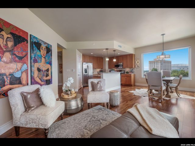 215 Center St Apt 607, San Antonio, TX 78202