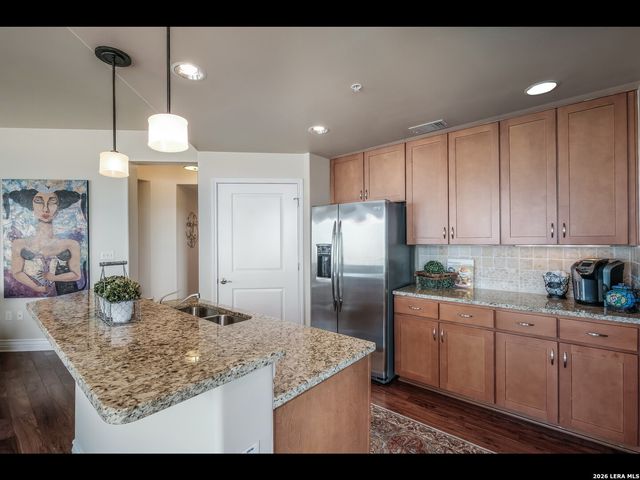 215 Center St Apt 607, San Antonio, TX 78202