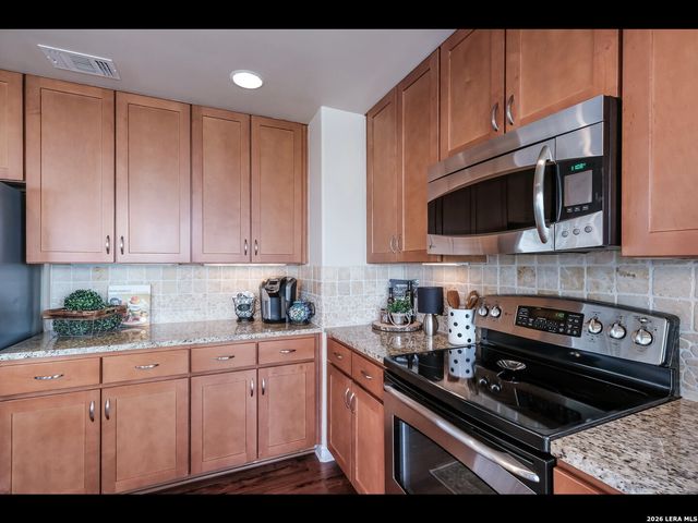 215 Center St Apt 607, San Antonio, TX 78202