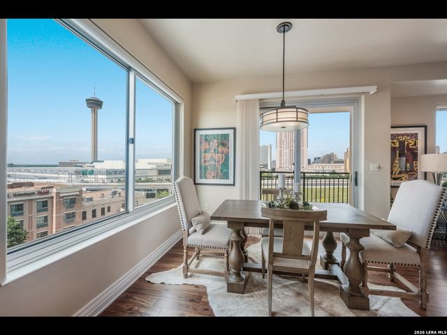215 Center St Apt 607, San Antonio, TX 78202