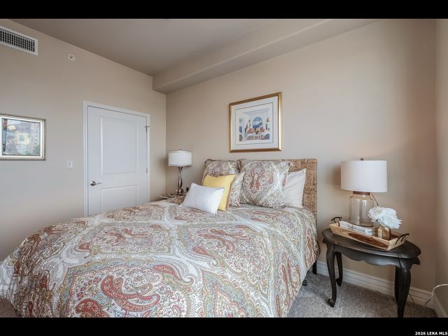 215 Center St Apt 607, San Antonio, TX 78202