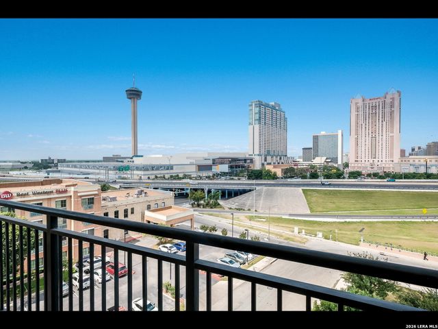 215 Center St Apt 607, San Antonio, TX 78202