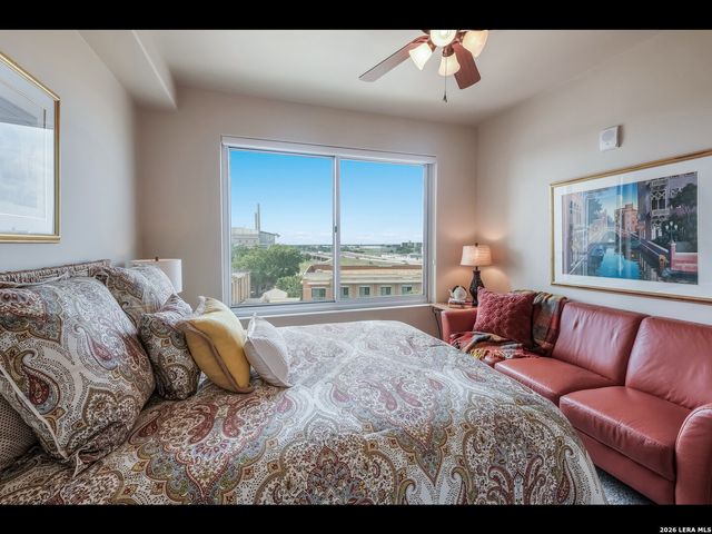 215 Center St Apt 607, San Antonio, TX 78202