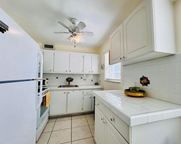 173 Dorchester H, West Palm Beach, FL 33417