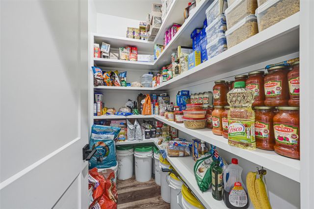 3325 County Road 160, Alvin, TX 77511