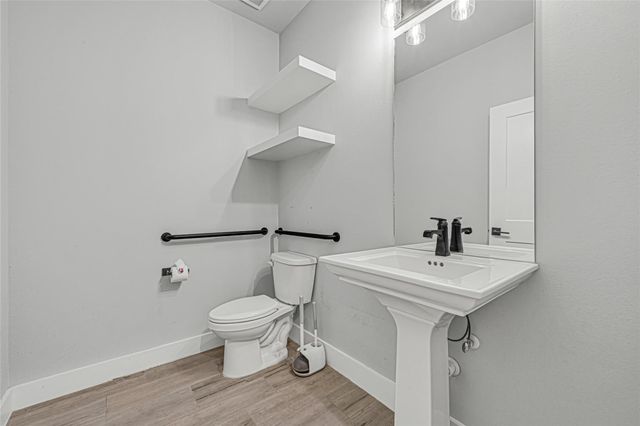 3325 County Road 160, Alvin, TX 77511