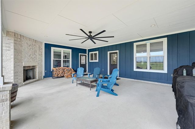 3325 County Road 160, Alvin, TX 77511