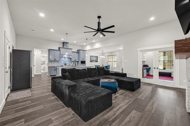 3325 County Road 160, Alvin, TX 77511