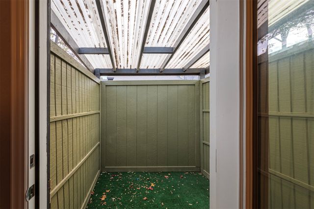 5624 Oak View Drive, Fort Worth, TX 76112