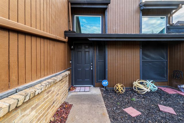 5624 Oak View Drive, Fort Worth, TX 76112