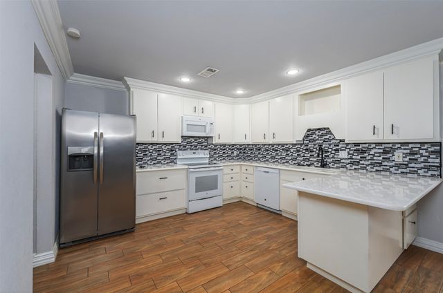 5624 Oak View Drive, Fort Worth, TX 76112