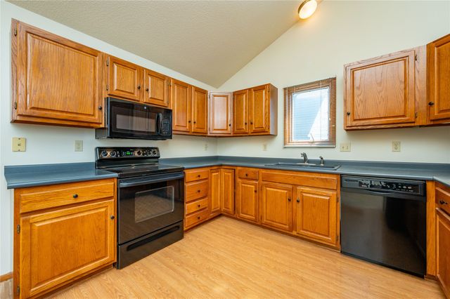 5935 Ashland Place, Johnston, IA 50131