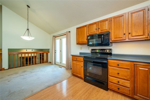 5935 Ashland Place, Johnston, IA 50131