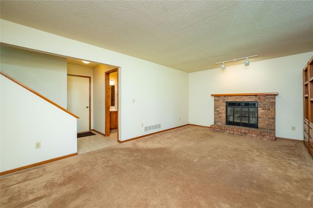 5935 Ashland Place, Johnston, IA 50131