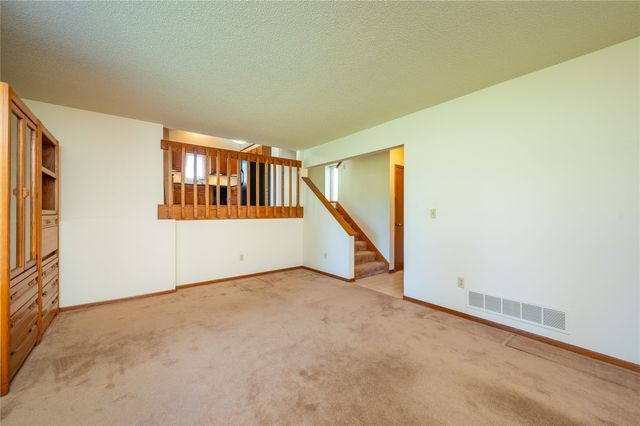 5935 Ashland Place, Johnston, IA 50131