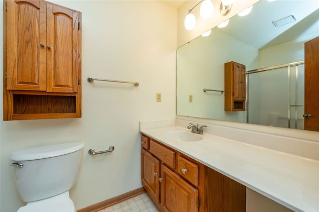 5935 Ashland Place, Johnston, IA 50131
