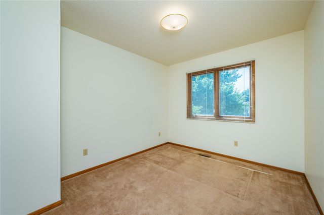 5935 Ashland Place, Johnston, IA 50131
