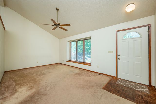 5935 Ashland Place, Johnston, IA 50131