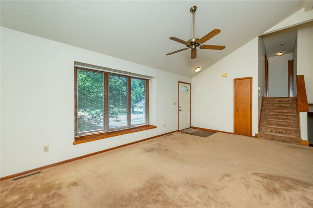 5935 Ashland Place, Johnston, IA 50131